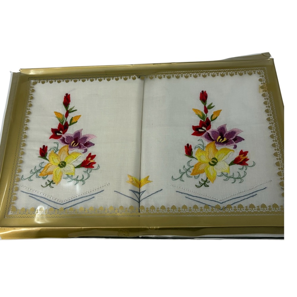 Vintage Embroidered Pillowcases Pair Floral NOS Original Box 27.5x16